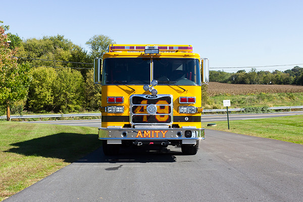 new rescue fire truck - non-walk-in fire rescue - 2016 Pierce Arrow XT - front