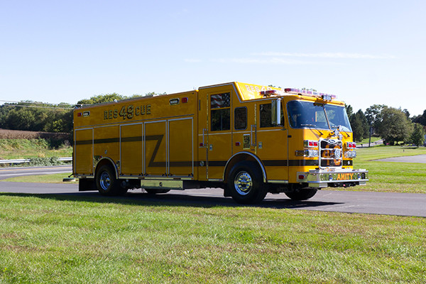 new rescue fire truck - non-walk-in rescue - 2016 Pierce Arrow XT - passenger front