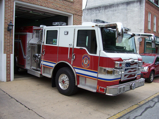 fire engine - Pierce Velocity pumper - passenger cab