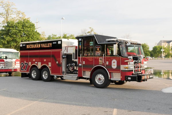 new rescue pumper in PA - 2017 Pierce Arrow XT fire rescue engine - passenger front