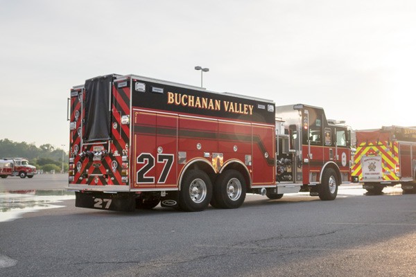 new rescue pumper in PA - 2017 Pierce Arrow XT fire rescue engine - passenger rear