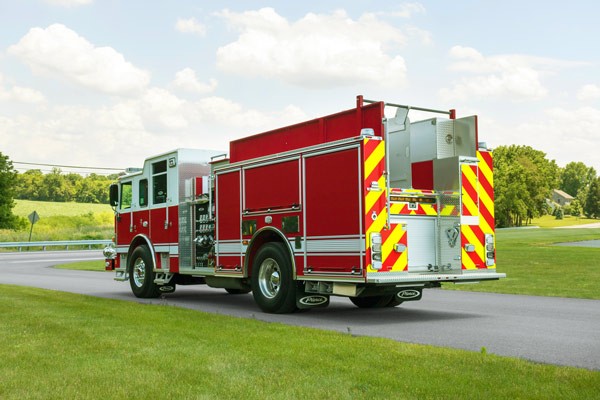 driver rear view of Pierce Arrow XT pumper