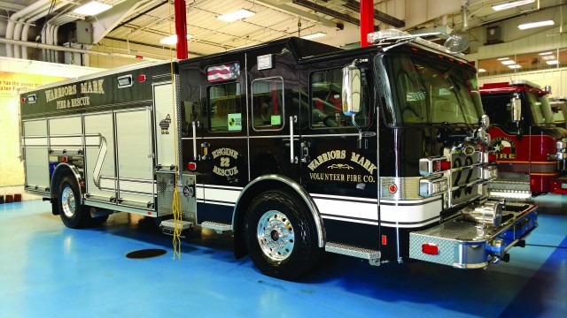 Pierce® Enforcer­™ PUC Rescue Pumper left side view