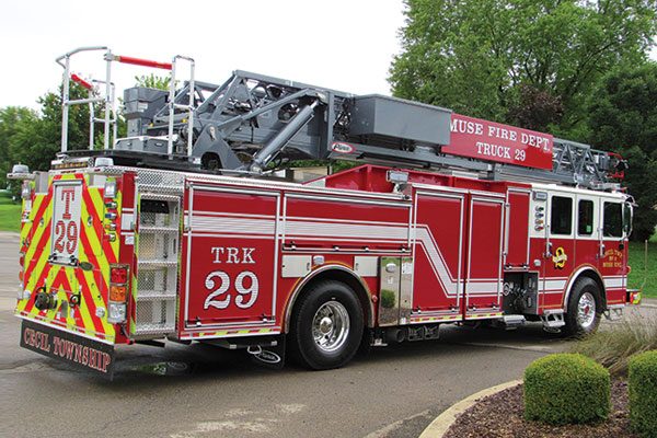 CECIL TOWNSHIP VOLUNTEER FIRE CO. Pierce Enforcer Quint PUC 107' Ascendant Ladder