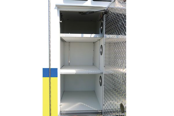 FPG012675-compartment2