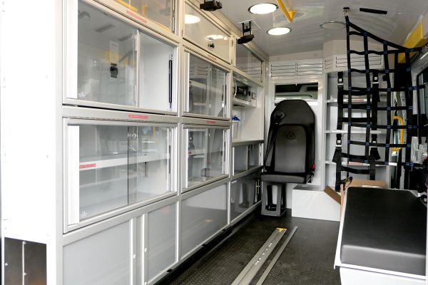 F23-4749-interior1