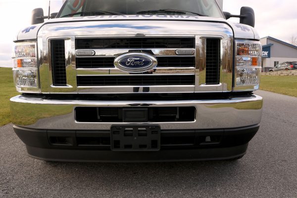 06926R-front-grille