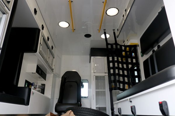 F24C-20587-interior2